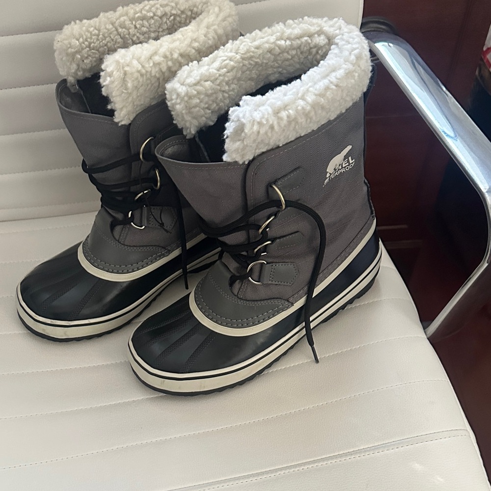 Sorel Gray and Black Winter Boots